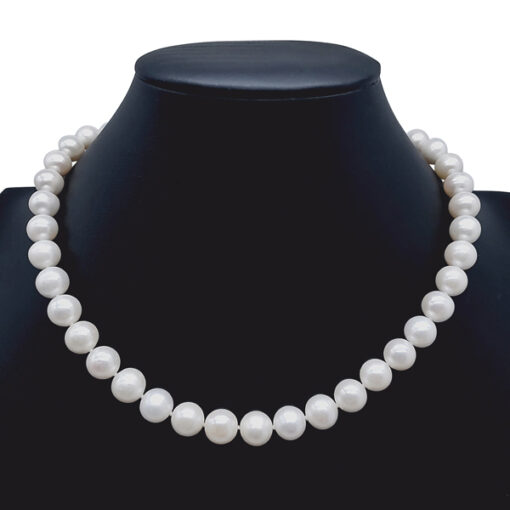 CULTURED WHITE PEARL NECKLACE