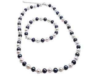 Pearl Necklace And Bracelet Set